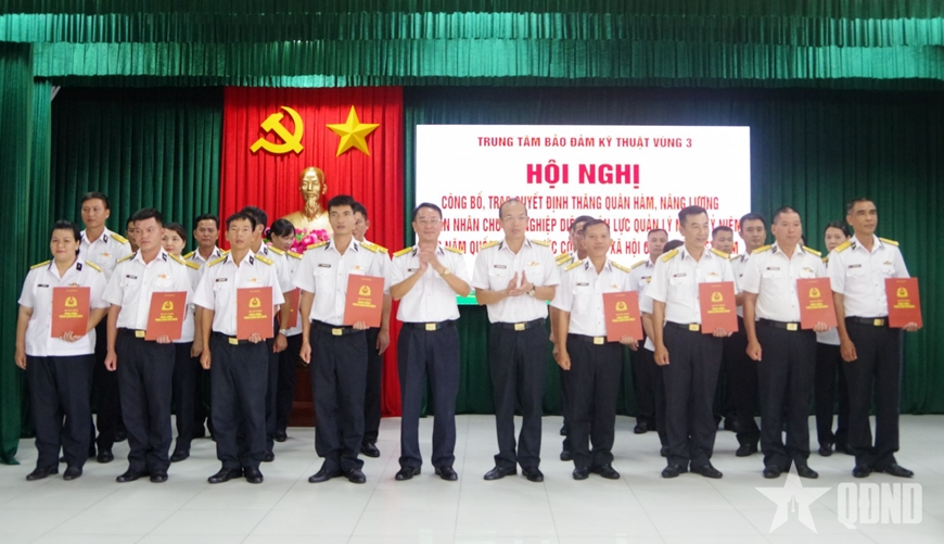 Trung tâm Bảo đảm Kỹ thuật (Vùng 3 Hải quân) tuyên dương quân nhân tham gia nhiệm vụ A80